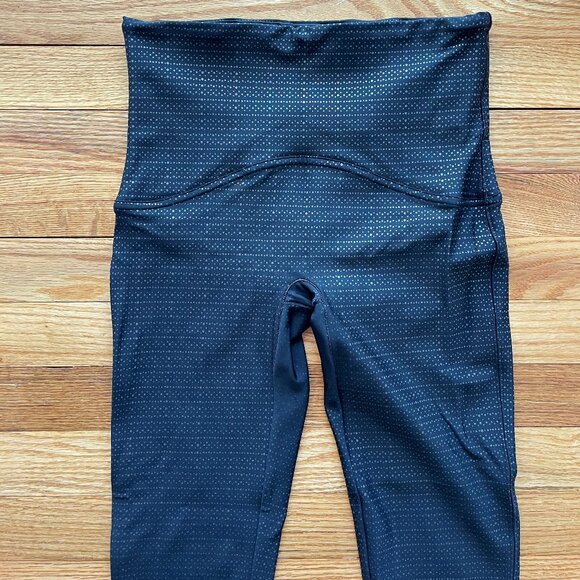 Spanx Booty Boost Black Metallic Mist Leggings Size Medium - Picture 4 of 9